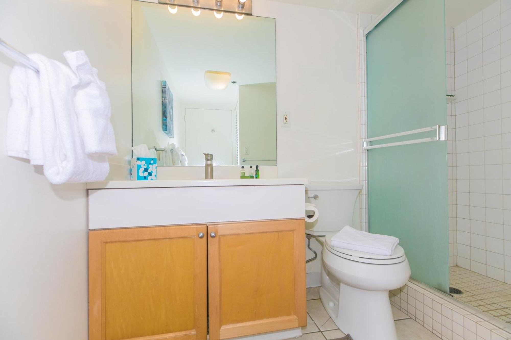 Ilikai Tower One Bedroom Lagoon View Waikiki Condos With Lanai & Free Wifi Honolulu Chambre photo