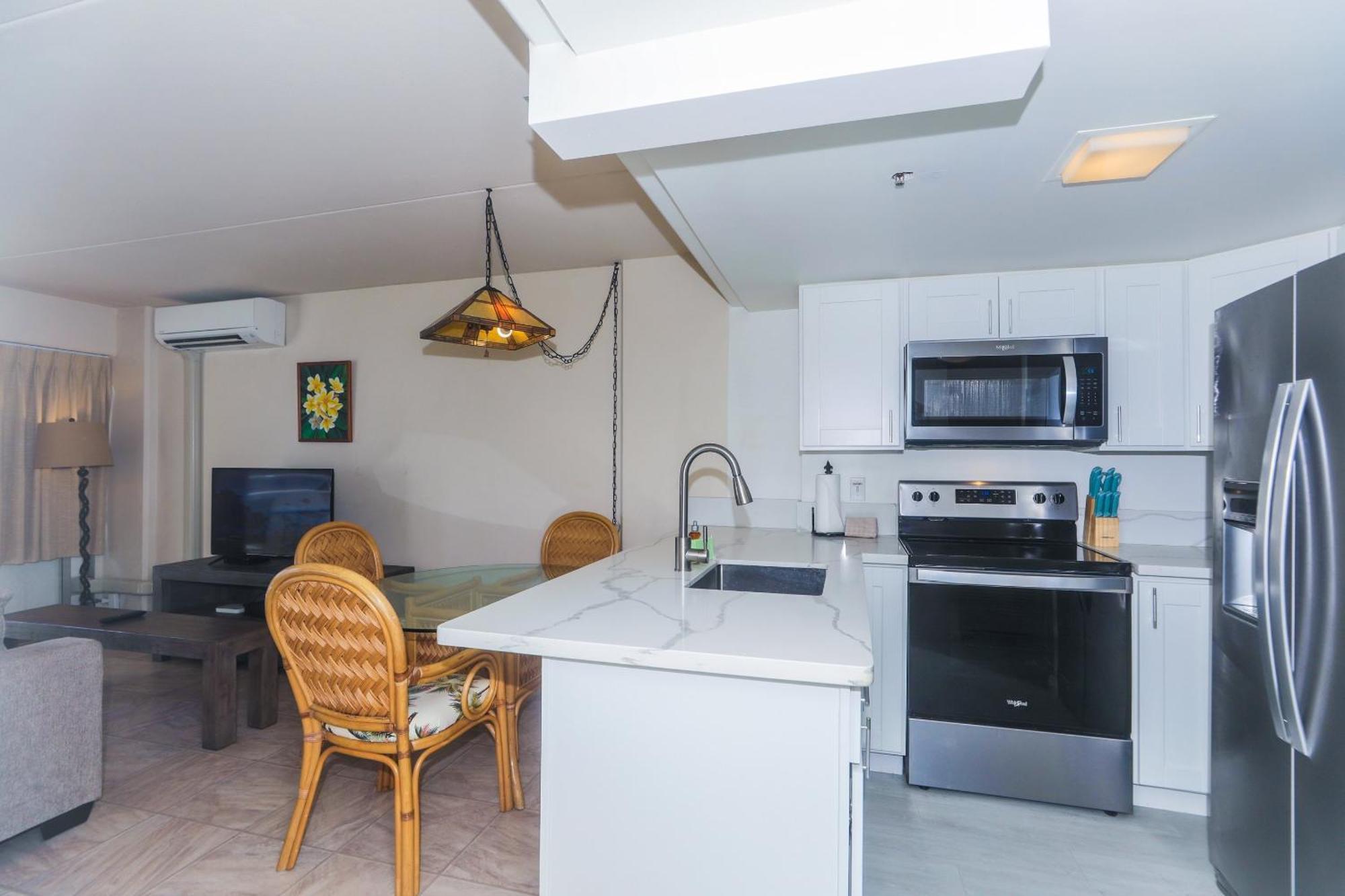 Ilikai Tower One Bedroom Lagoon View Waikiki Condos With Lanai & Free Wifi Honolulu Chambre photo